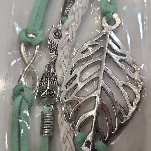 🔵 New in Package! PU Leather & Alloy Green & White Bracelet - Picture 2 of 4